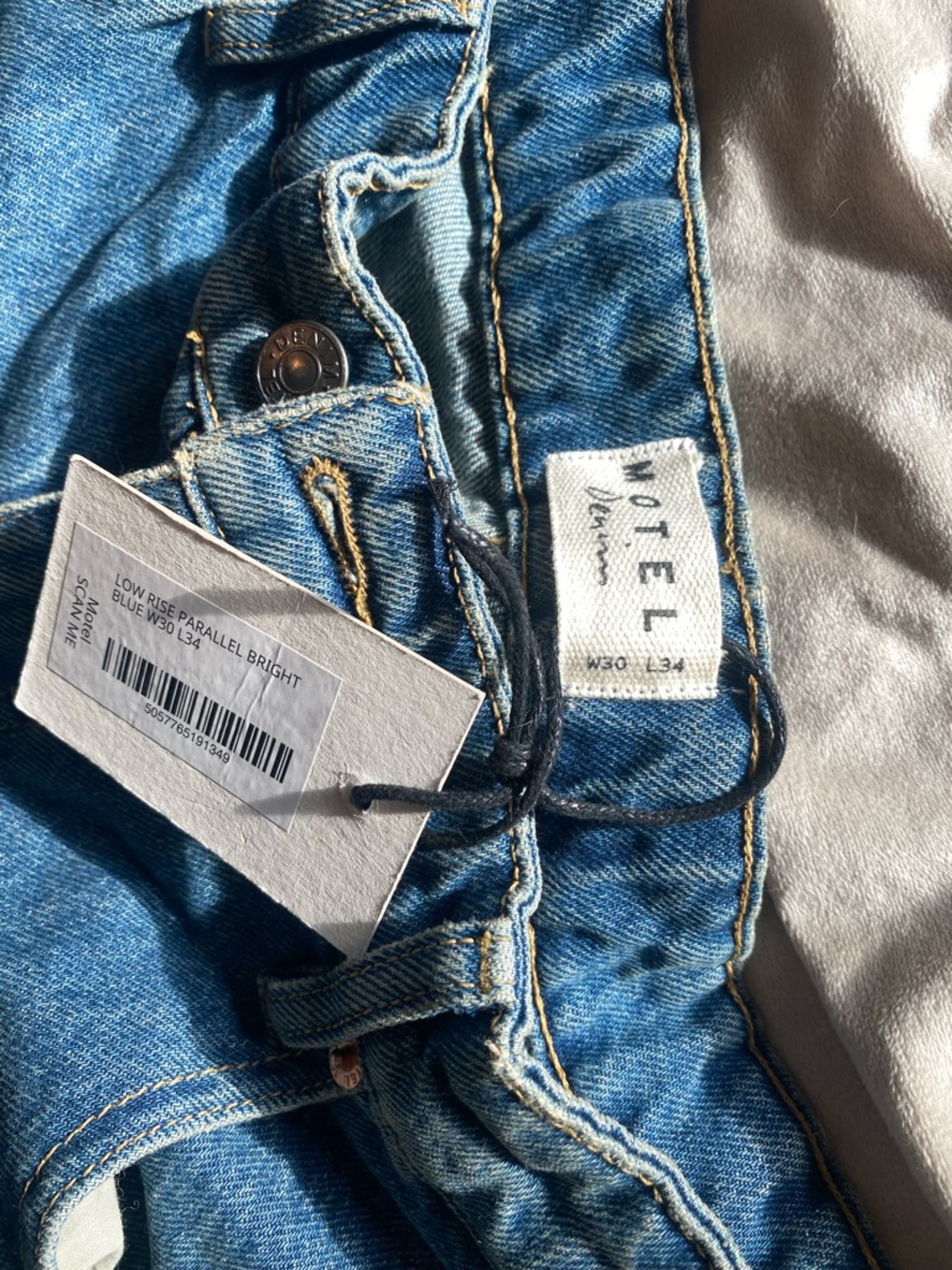 Motel Rocks Low Rise Women’s Jeans - Picture 4 of 8